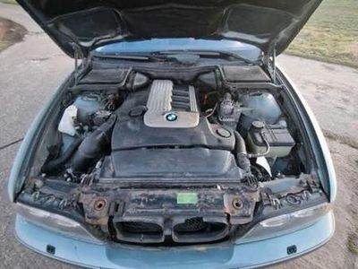 BMW 525