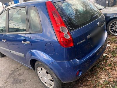 Gebraucht Ford Fiesta 70 PS (51 kW) 2007 Blau Kleinwagen