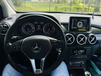 Gebraucht Mercedes B180 122 PS (89 kW) 2013 Van / Kleinbus