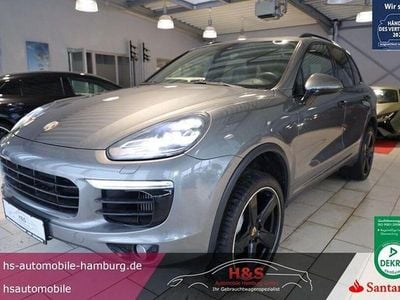 Grau Gebraucht 2016 Porsche Cayenne SUV | 33.450 € (Fairer Preis)
