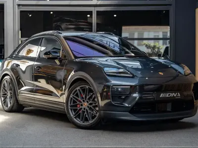 Gebraucht Porsche Macan 380 kW (517 PS) 2025 Grau SUV