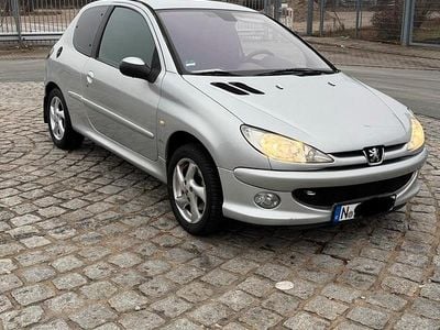 Grau Gebraucht 2004 Peugeot 206 Kleinwagen | 2.590 € (Fairer Preis)
