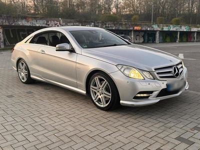 Gebraucht Mercedes E350 AMG 306 PS (225 kW) 2013 Silber Coupé