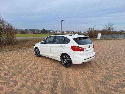BMW 225