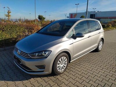 Grau Gebraucht 2015 VW Golf Sportsvan LOUNGE Van / Kleinbus | 13.200 € (Fairer Preis)