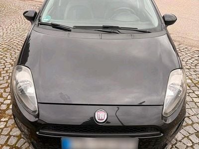 Gebraucht Fiat Grande Punto 57 PS (41 kW) 2012 Schwarz Kleinwagen