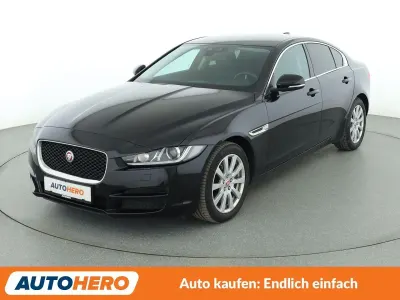 Używany Jaguar XE Pure 200 KM (147 kW) 2018 Czarny Sedan/Limuzyna