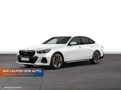 Gebraucht BMW 540 Comfort Edition 286 PS (210 kW) 2025 Mineralweiß metallic Limousine