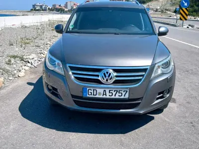 Gebraucht VW Tiguan 140 PS (102 kW) 2011 Grau SUV