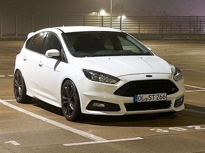 Gebraucht Ford Focus Sport 250 PS (183 kW) 2017 Weiß Limousine