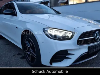 Gebraucht Mercedes E300 AMG 194 PS (142 kW) 2020 Weiß Limousine