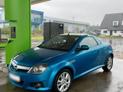 Gebraucht Opel Tigra 90 PS (66 kW) 2005 Blau Cabrio
