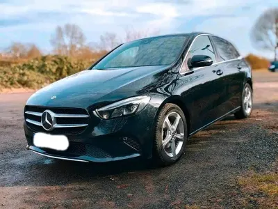 Gebraucht Mercedes B180 136 PS (100 kW) 2019 Schwarz Kleinwagen