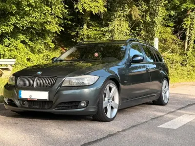 Gebraucht BMW 330 453 PS (333 kW) 2009 Grün Kombi