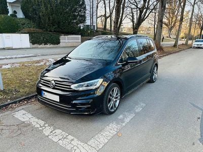 Schwarz Gebraucht 2016 VW Touran Highline Van / Kleinbus | 18.900 € (Fairer Preis)