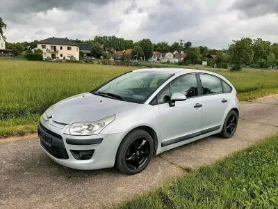 Gebraucht Citroën C4 90 PS (66 kW) 2010 Silber Limousine