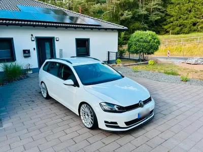 Gebraucht VW Golf VII 105 PS (77 kW) 2014 Weiß Kombi
