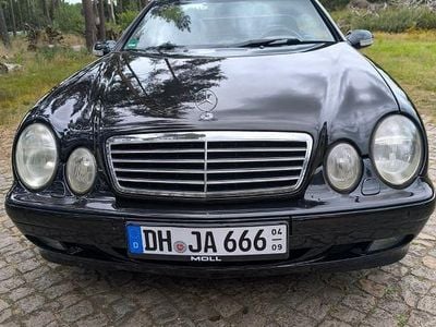 Gebraucht Mercedes CLK320 Elegance 218 PS (160 kW) 2002 Schwarz Cabrio