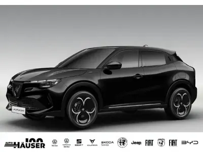 Neu Alfa Romeo Junior Edizione Speciale 145 PS (106 kW) 2026 Schwarz SUV