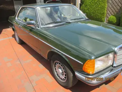 Gebraucht Mercedes 230 136 PS (100 kW) 1984 Grün Coupé