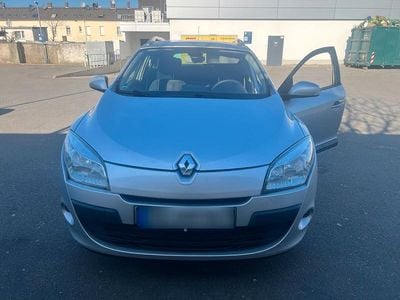 Gebraucht Renault Mégane GrandTour 110 PS (80 kW) 2011 Grau Kombi