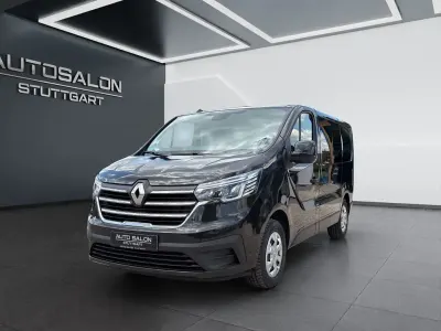 Gebraucht Renault Trafic Life 110 PS (80 kW) 2023 Schwarz Van / Kleinbus