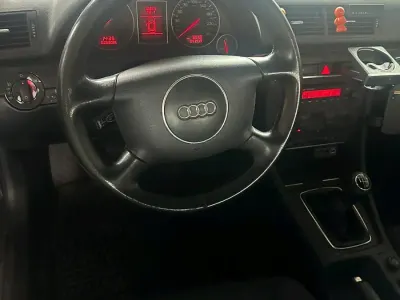 Używany Audi A4 136 KM (100 kW) 2004 Czarny Kombi