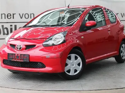 Gebraucht Toyota Aygo 68 PS (50 kW) 2008 Rot Kleinwagen