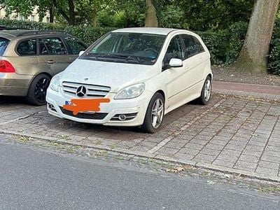 Mercedes B180