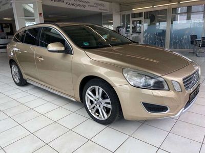 gebraucht Volvo V60 Kombi Momentum,Automatik,Xenon,Navi,PDC