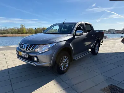 Begagnad Mitsubishi L200 2016 Grå Pickup