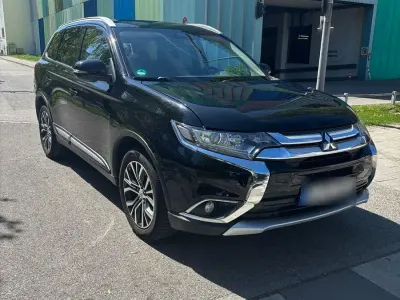 Gebraucht Mitsubishi Outlander 150 PS (110 kW) 2015 Schwarz SUV