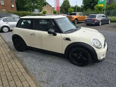Gebraucht Mini ONE 98 PS (72 kW) 2011 Pepper white Kleinwagen