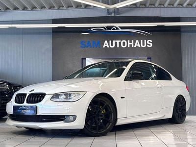 Weiß Gebraucht 2010 BMW 330 Comfort Edition Coupé | 7.500 € (Guter Preis)
