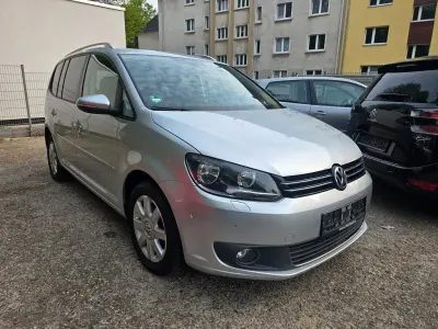 Gebraucht VW Touran Cup 105 PS (77 kW) 2015 Silber Van / Kleinbus