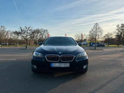 Gebraucht BMW 525 204 PS (150 kW) 2010 Blau Limousine