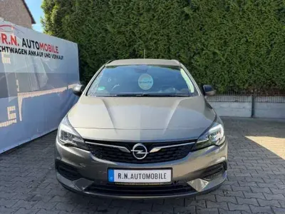 Używany Opel Astra Edition 110 KM (80 kW) 2021 Szary Kombi