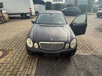 Mercedes E200