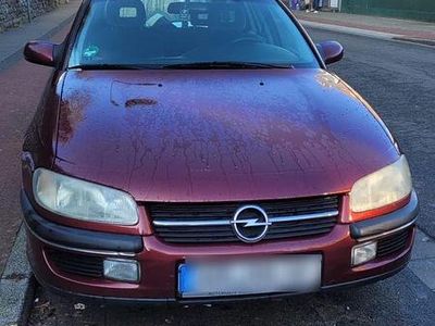 Rot Gebraucht 1997 Opel Omega Kombi | 1.650 € (Guter Preis)