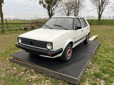 Second-hand VW Golf II 68 CP (50 kW) 1990 Alb Hatchback