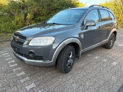 Begagnad Chevrolet Captiva LS 150 HK (110 kW) 2011 Grå SUV