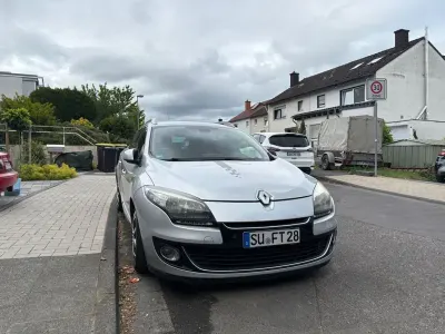 Gebraucht Renault Mégane Dynamique 131 PS (96 kW) 2012 Silber Limousine
