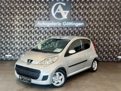 Gebraucht Peugeot 107 68 PS (50 kW) 2011 Grau Kleinwagen