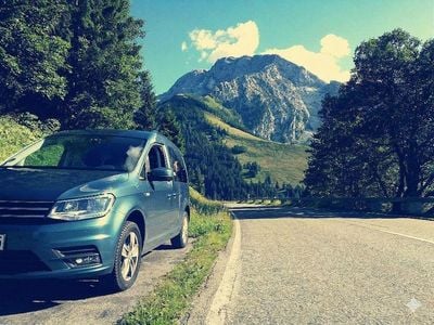 Gebraucht VW Caddy Comfortline 125 PS (91 kW) 2016 Grün Van / Kleinbus