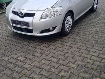 Silber Gebraucht 2009 Toyota Auris Kleinwagen | 4.390 €