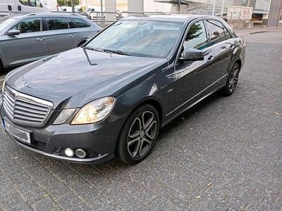 Mercedes E200