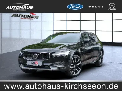 Gebraucht Volvo V90 CC Plus 197 PS (144 kW) 2024 Onyx black (metallic) Kombi