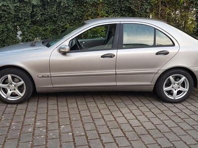 Mercedes C240