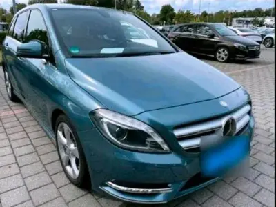 Gebraucht Mercedes B200 Sportline 136 PS (100 kW) 2014 Blau Kleinwagen