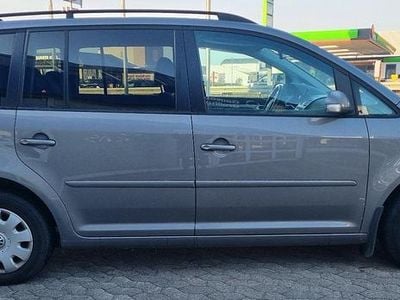 Usata VW Touran 140 CV (102 kW) 2009 Grigio Monovolume